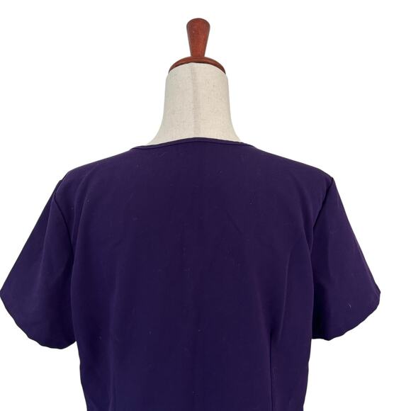FIGS Women's Scrub Top Medium Purple Pockets Uniform Medical Short Sleeve (8) - Picture 9 of 10